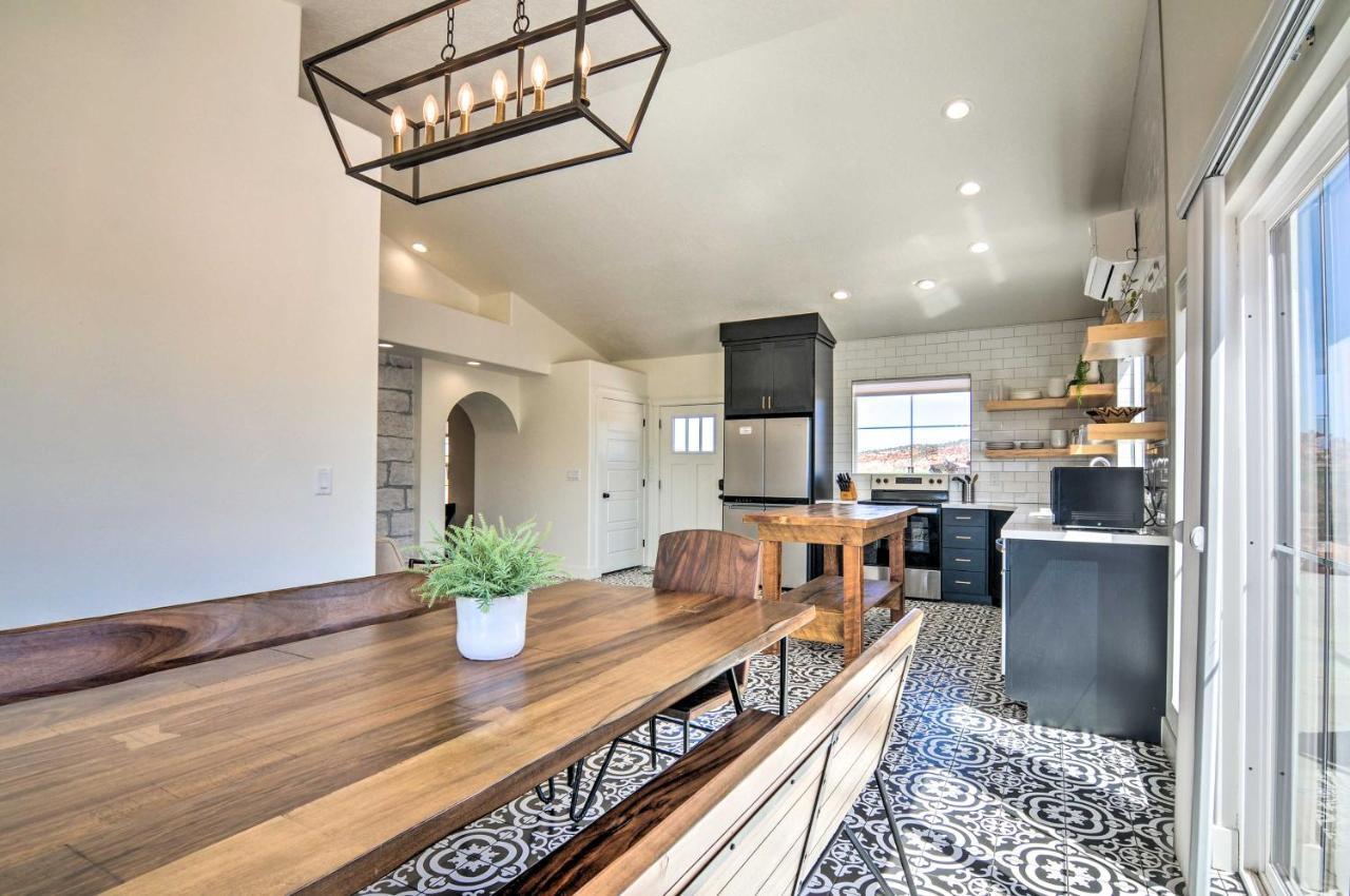 Modern Ranch House With Fire Pit And Valley Views 커내브 외부 사진
