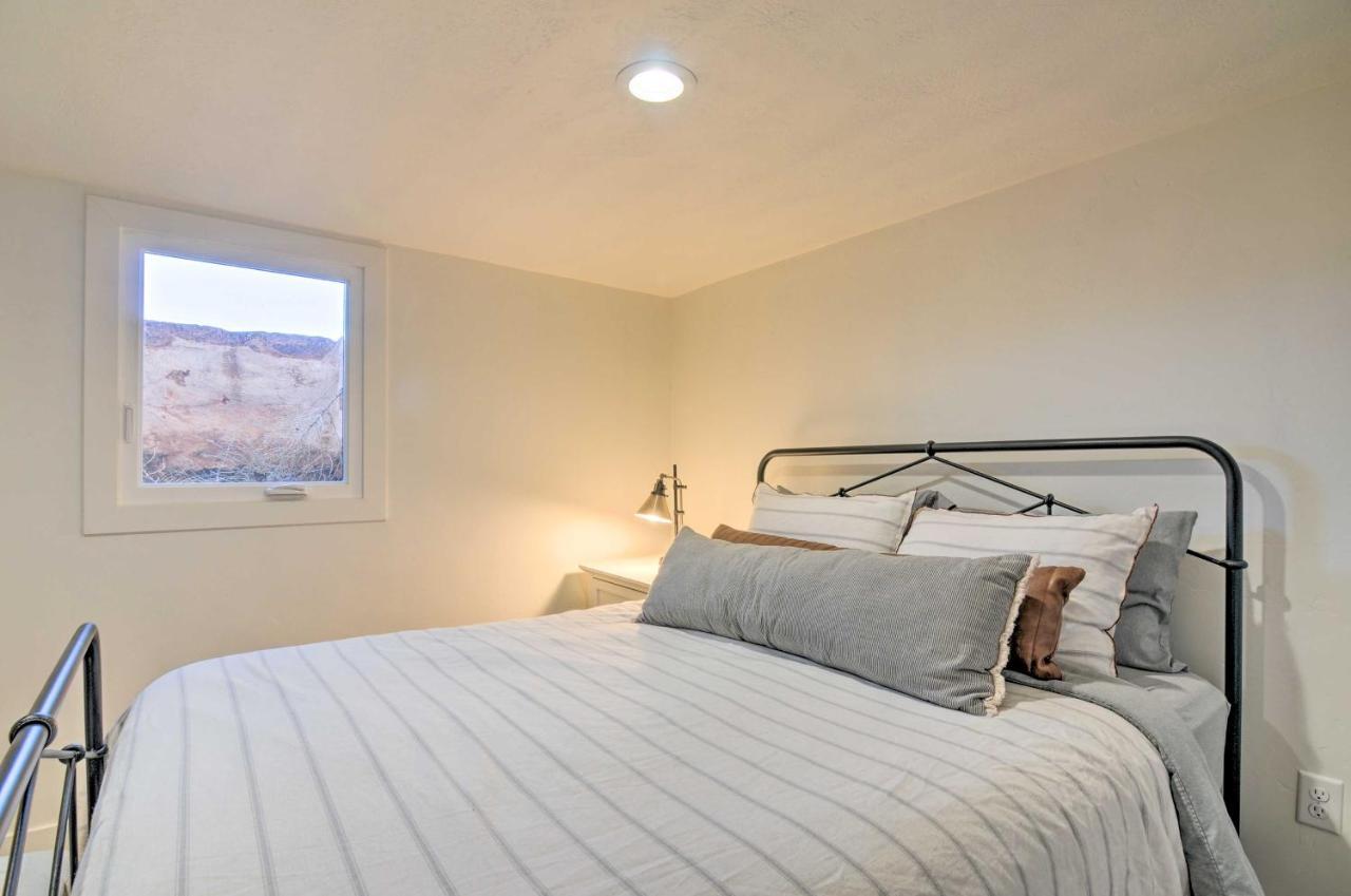 Modern Ranch House With Fire Pit And Valley Views 커내브 외부 사진