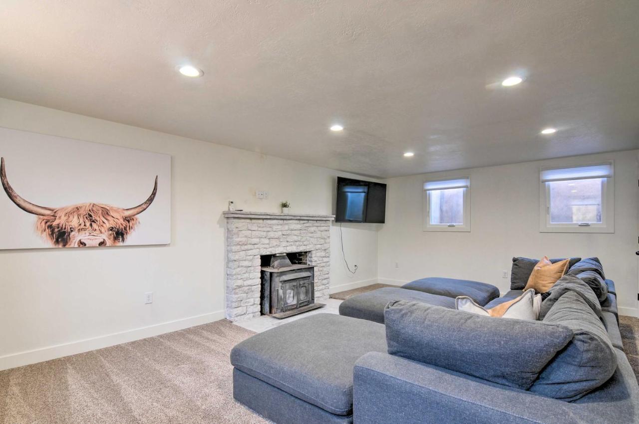 Modern Ranch House With Fire Pit And Valley Views 커내브 외부 사진